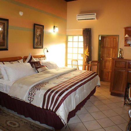 Bed and Breakfast Native Abode Bon Accord Village Exterior foto