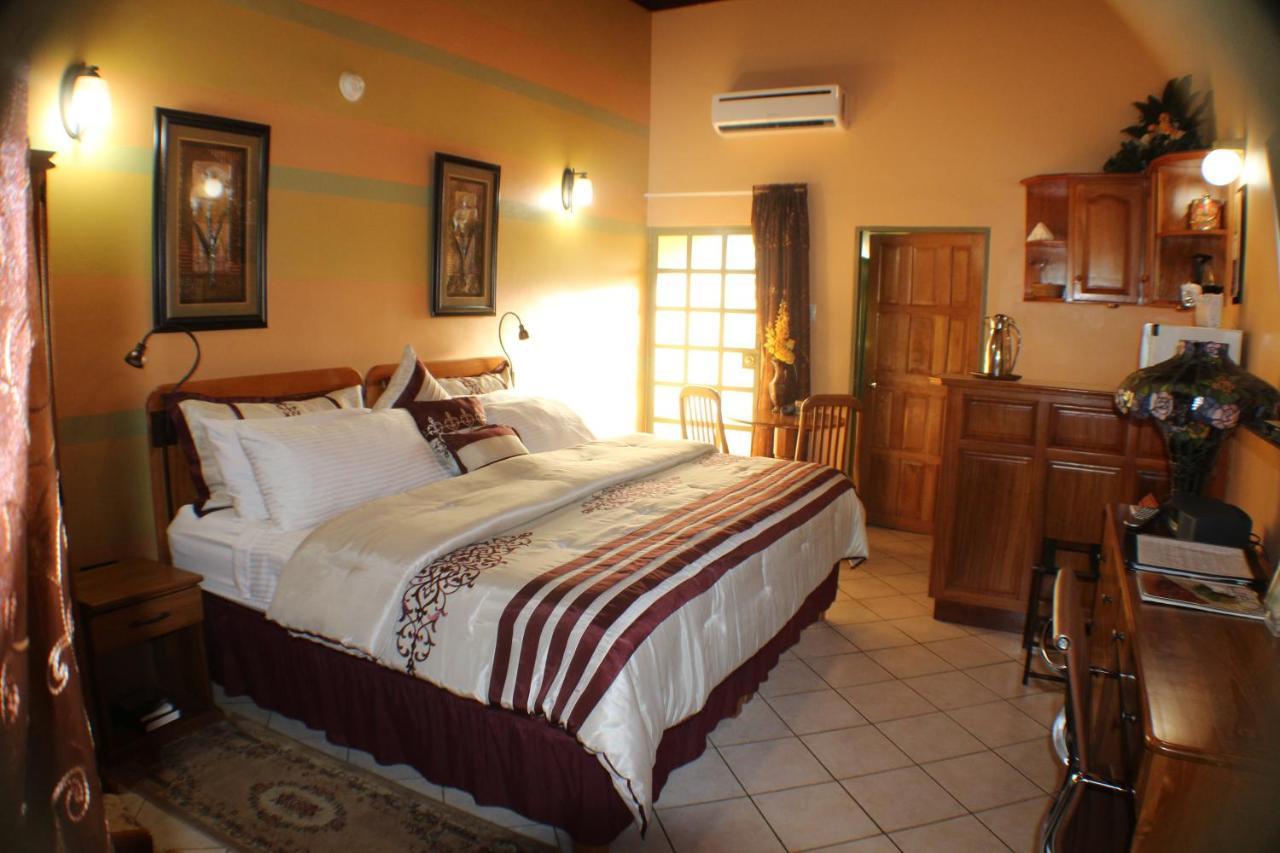 Bed and Breakfast Native Abode Bon Accord Village Exterior foto