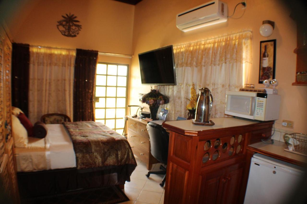 Bed and Breakfast Native Abode Bon Accord Village Exterior foto